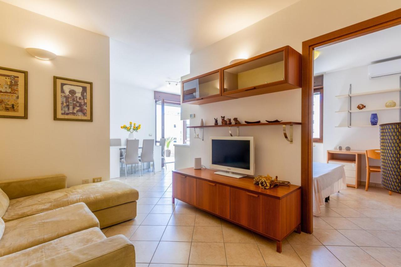 Roomy Apartment With Terrace & Parking Lecce Eksteriør bilde